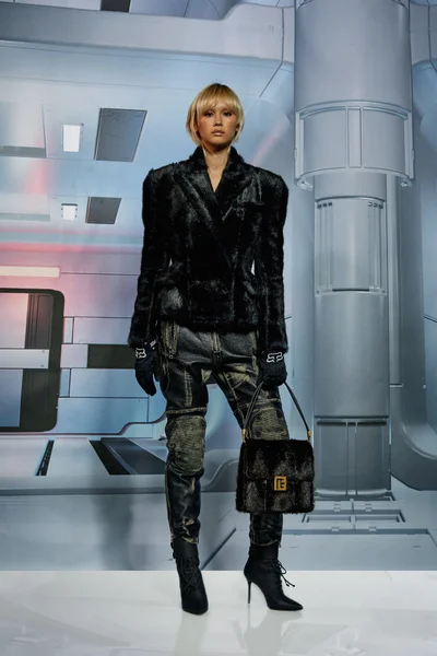 Look 24